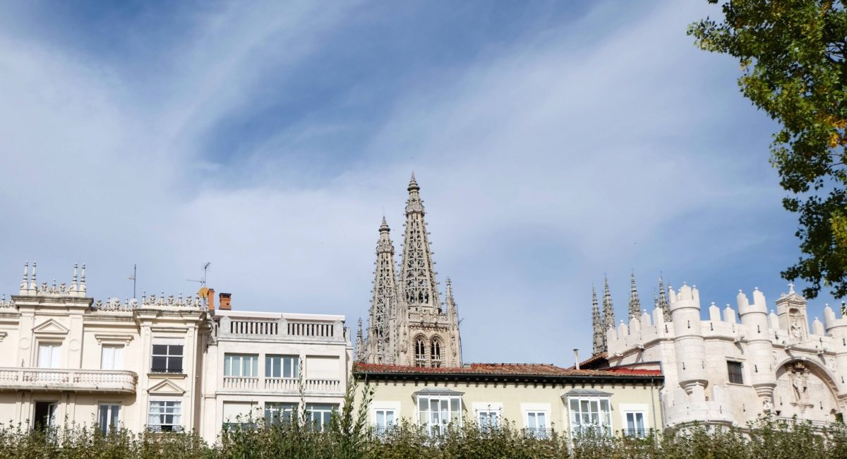 La catedral de Burgos, vista desde el río